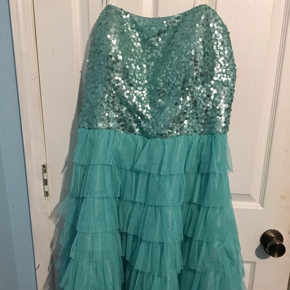 Short formal dress